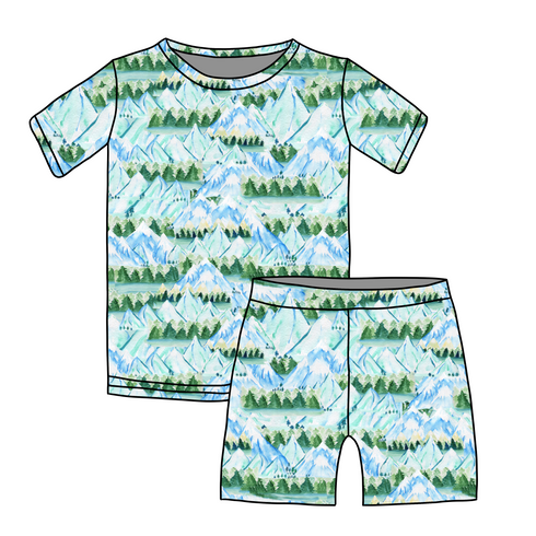 Mountains Short sleeve top/Shorts set
